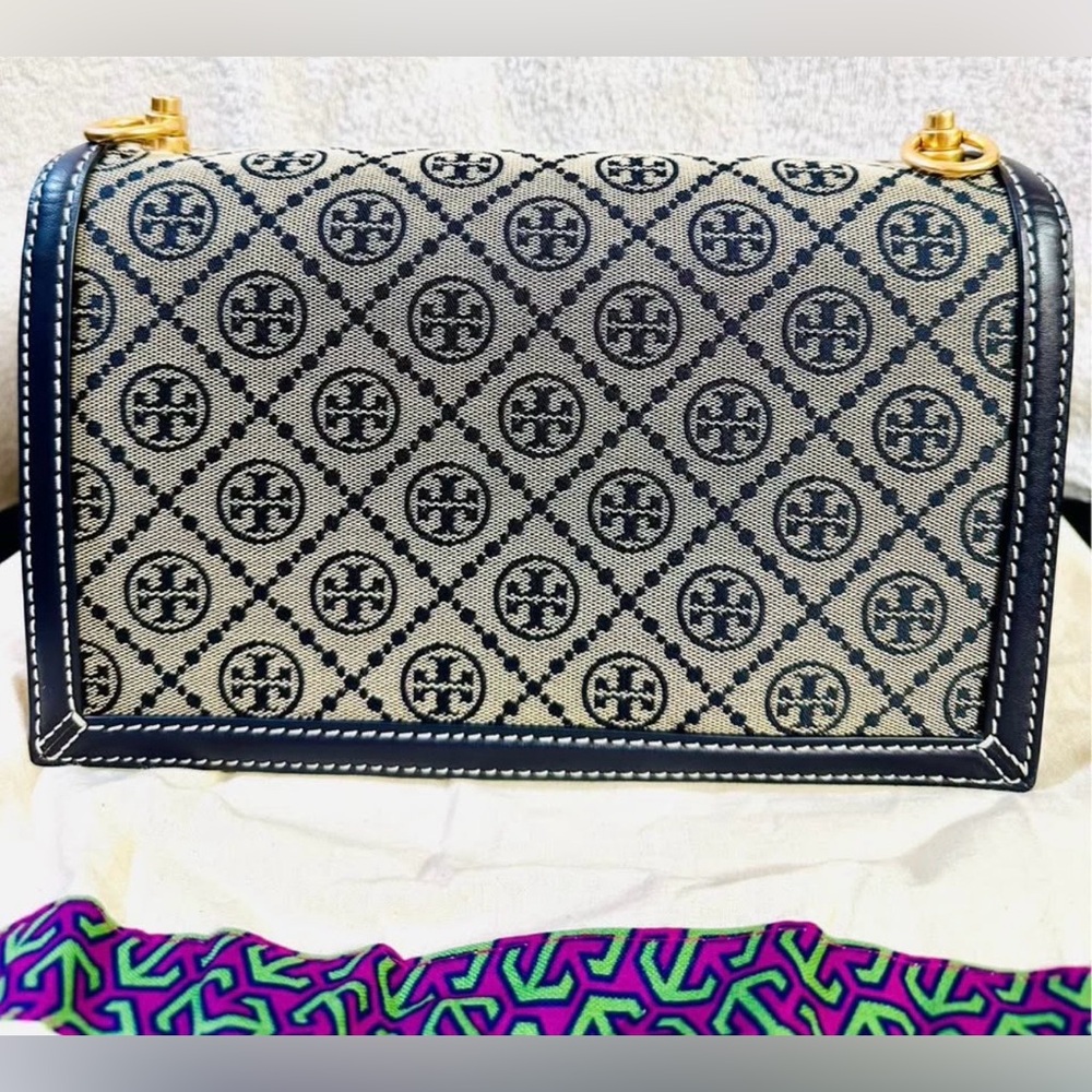Tory Burch LARGE T Monogram Jacquard Shoulder Bag - Picture 3 of 9
